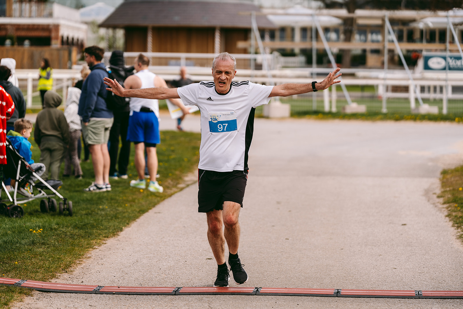 Runners at the 2025 TEWV 10k, York Racecourse.
