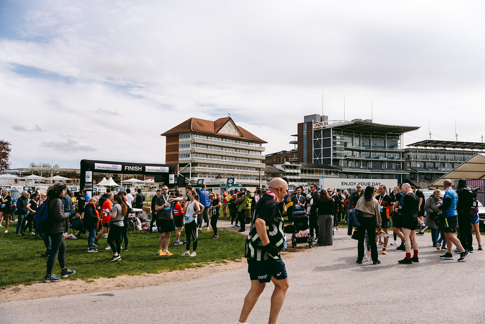 Runners at the 2025 TEWV 10k, York Racecourse.